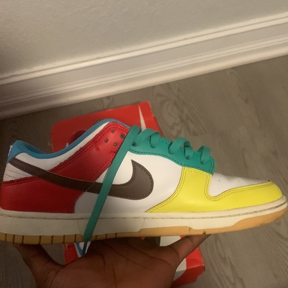 Free 99 Dunk Low - Picture 7 of 9